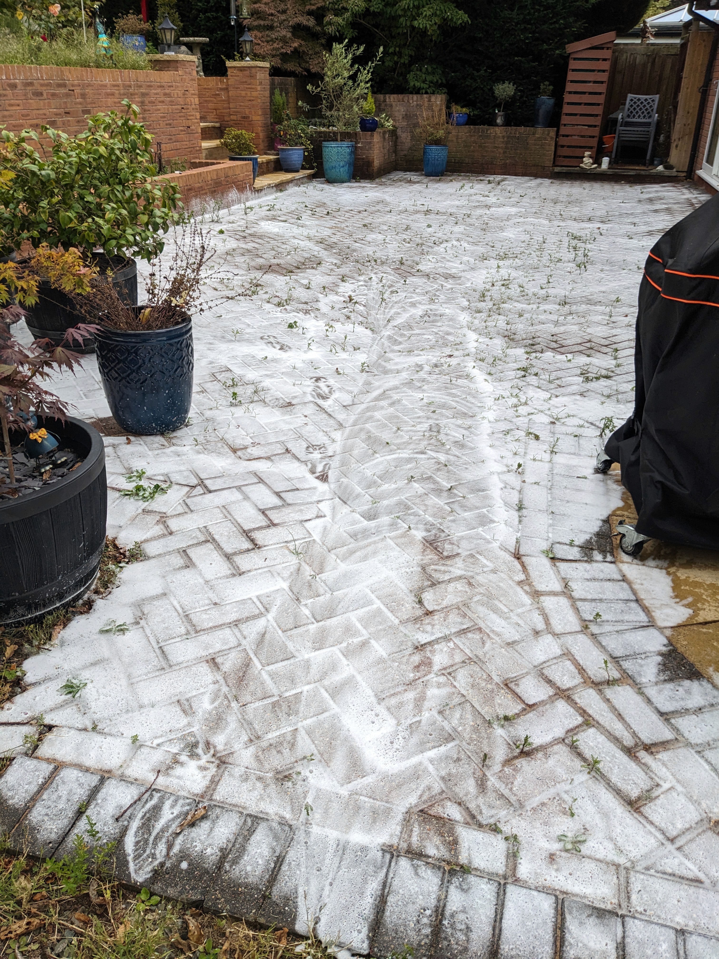 Professional pressure washing by Hugo's