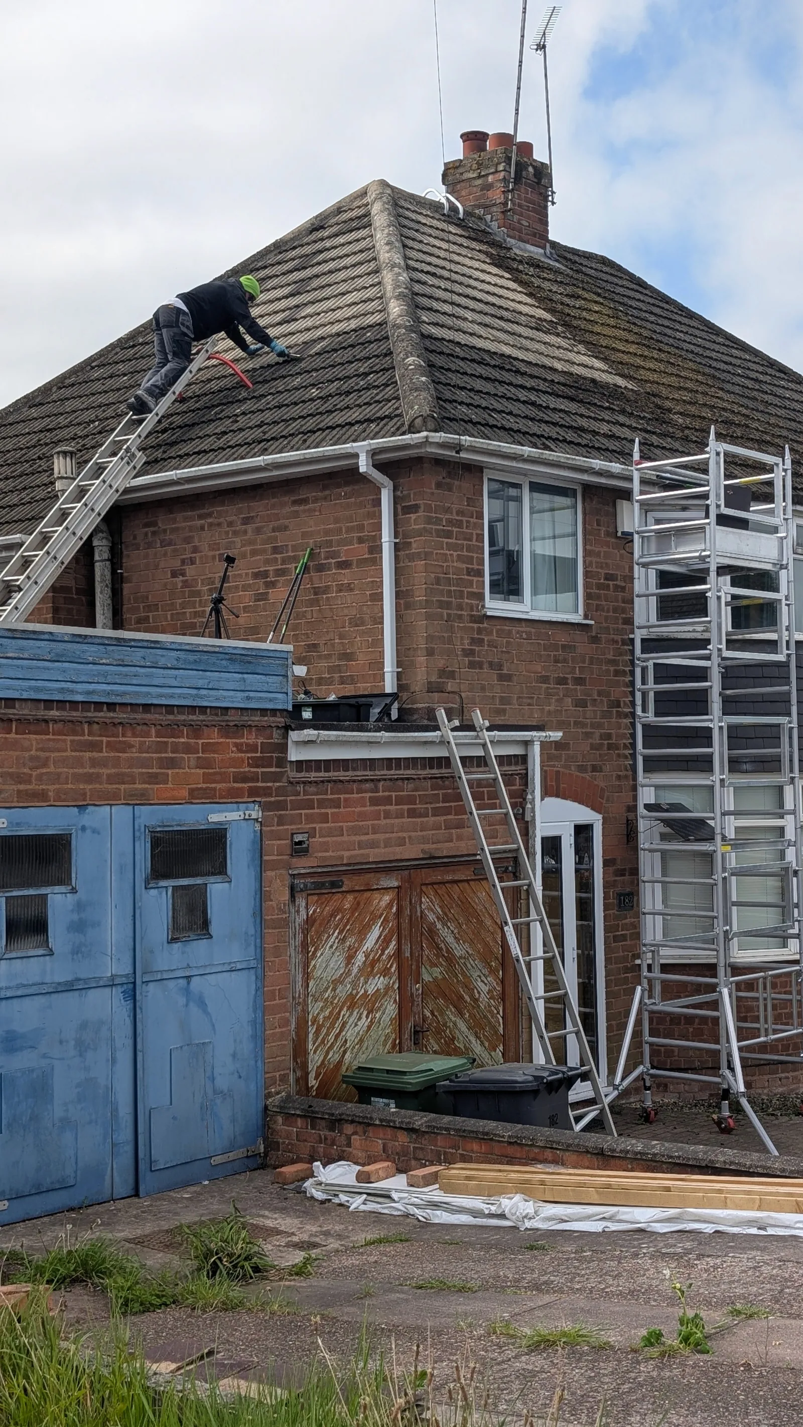 roof moss removal and cleaning service Yorkshire